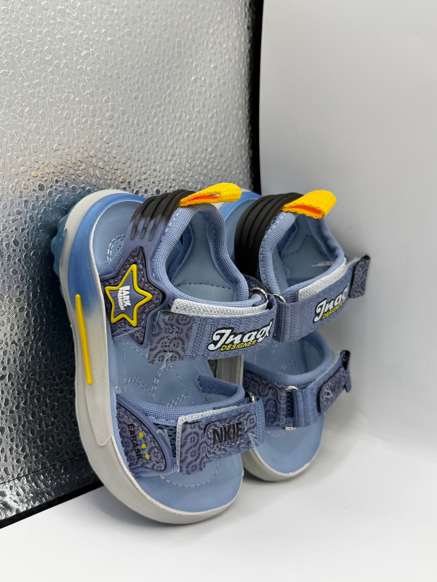 0 A IMPORTED SANDAL