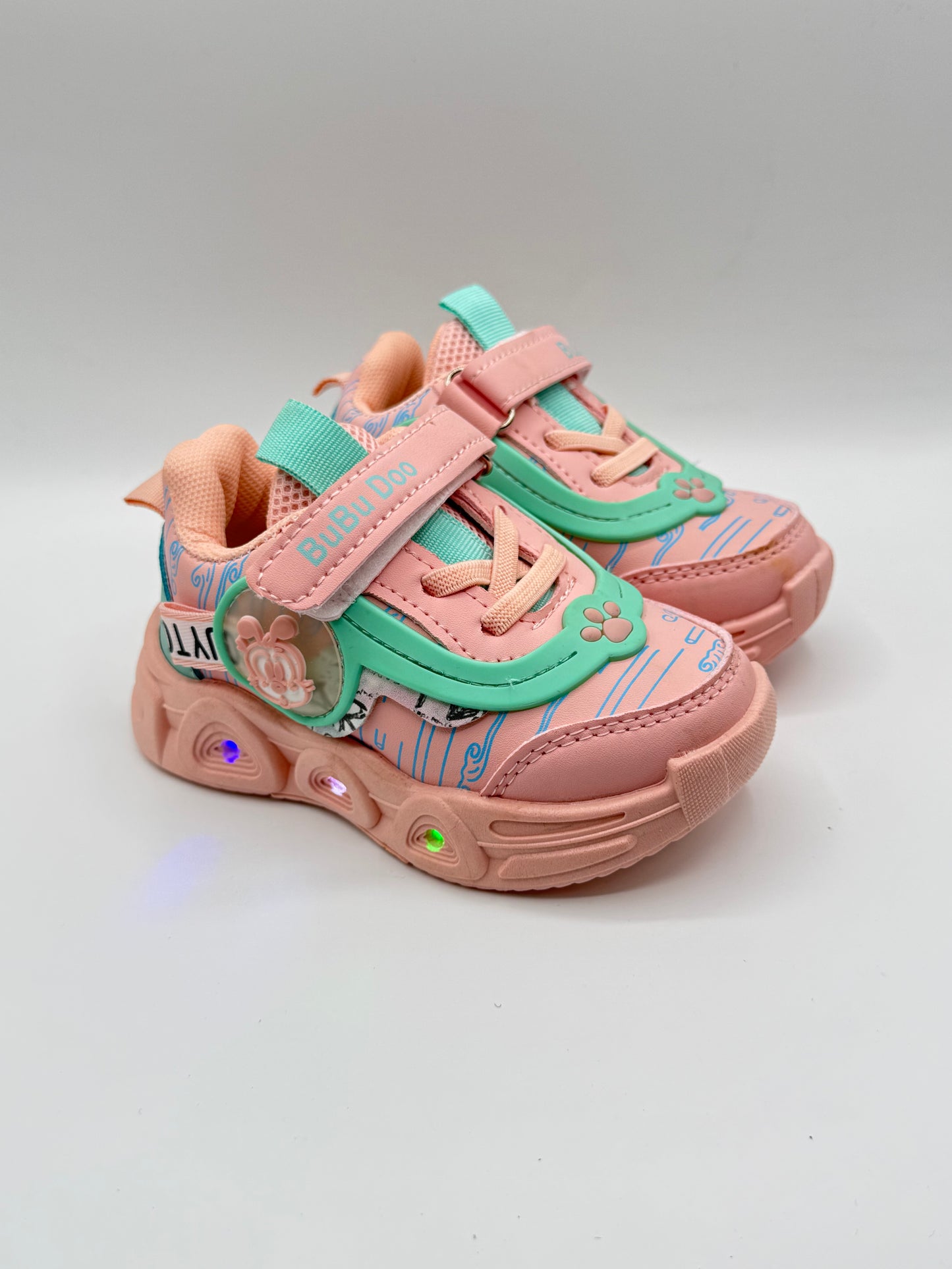 0 A LED LIGHT SHOES