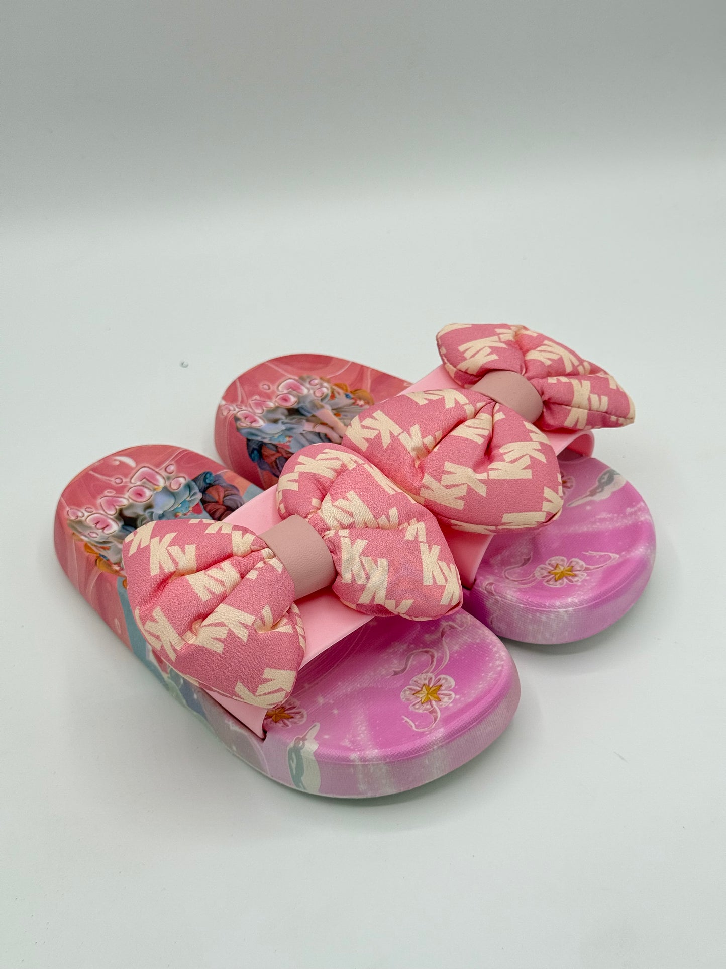 0 A BOW SLIPPER
