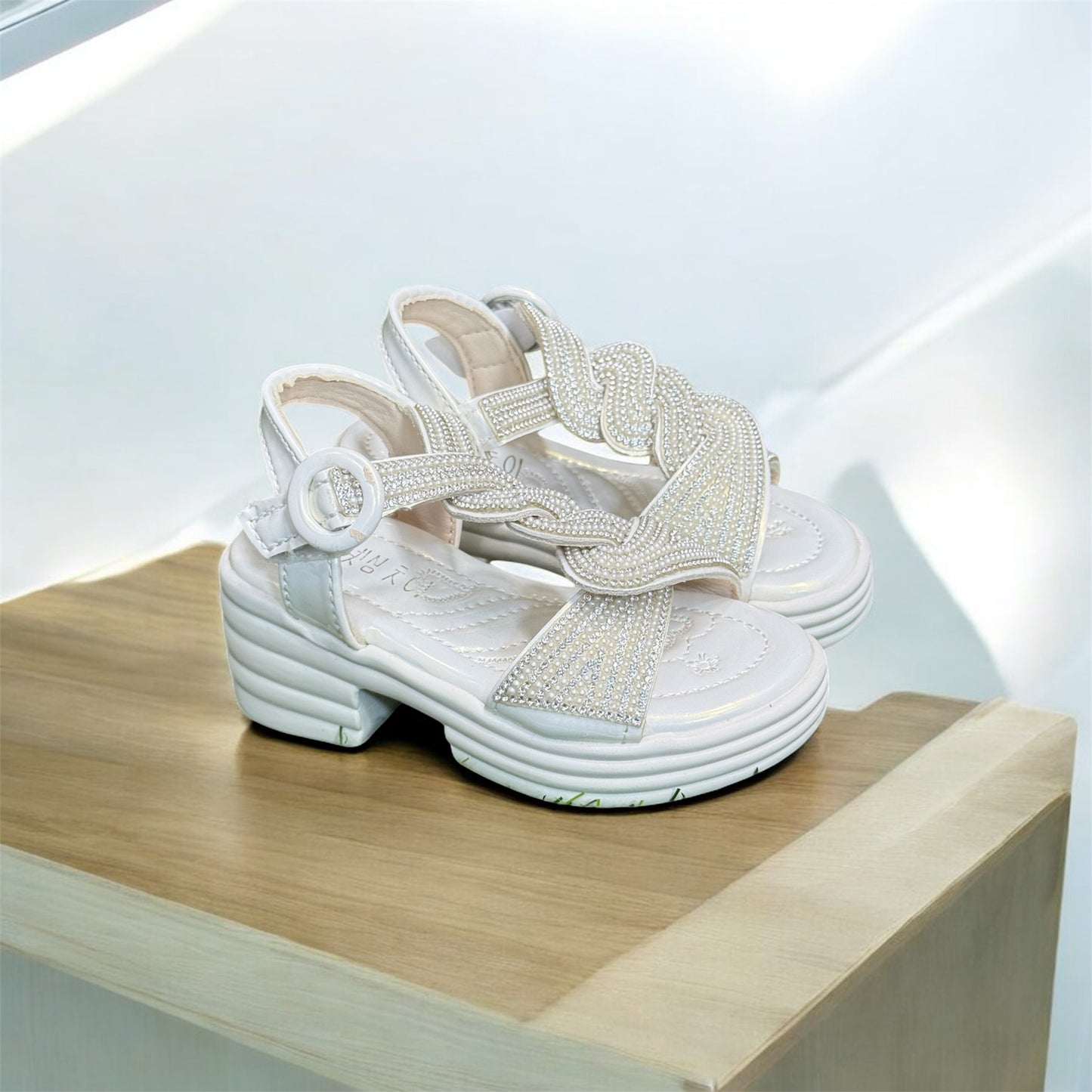 0 A IMPORTED SANDALS