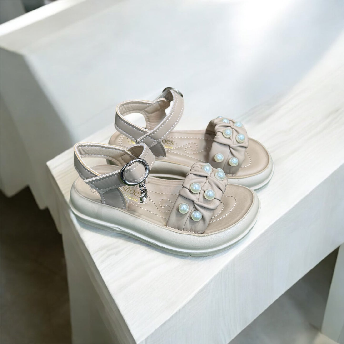 0 AIMPORTED SANDALS