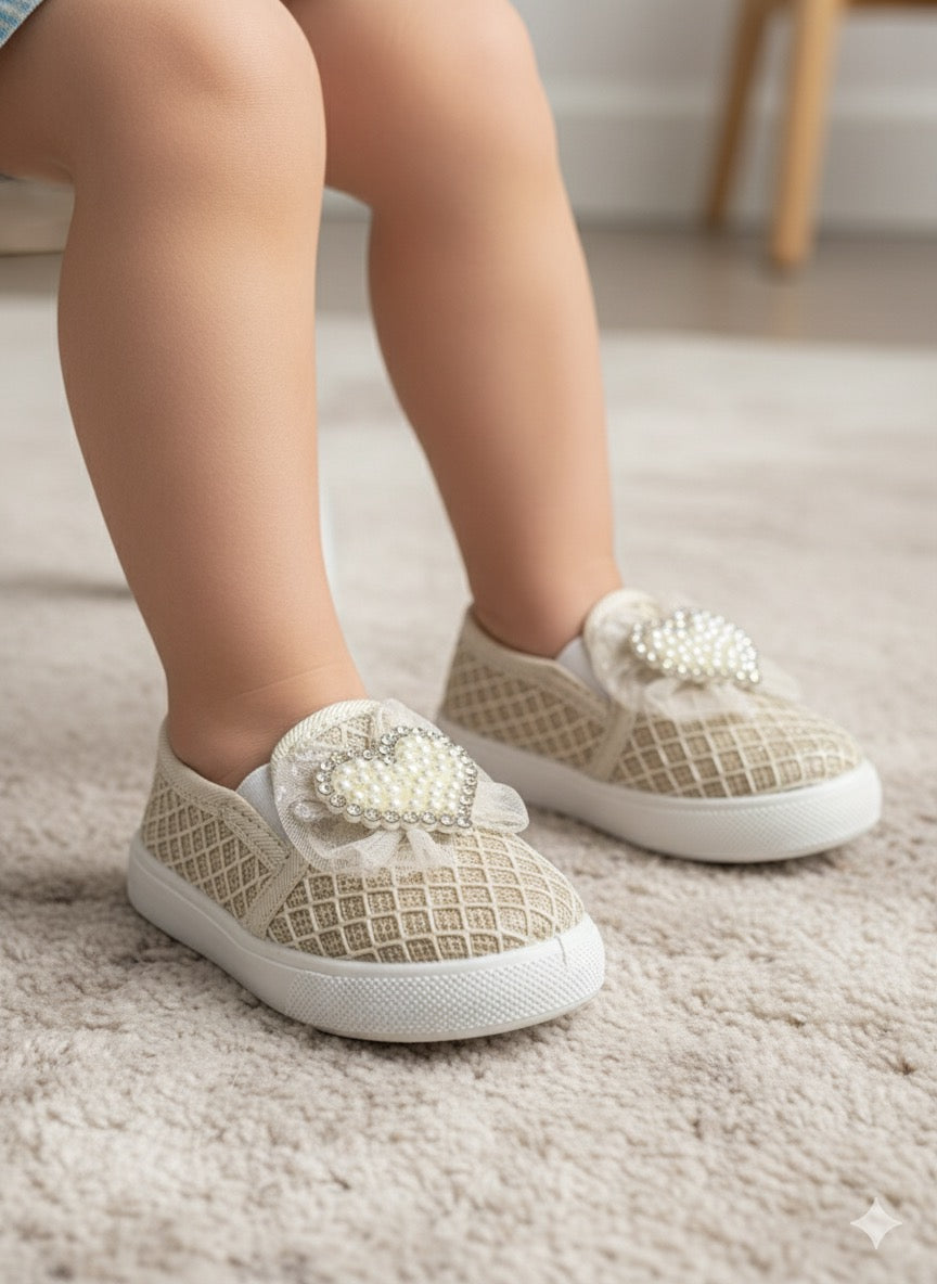 0                                           A IMPORTED CANVAS