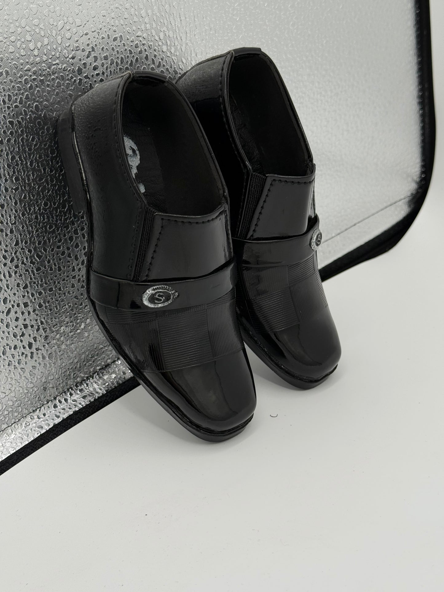 0                      AIMPORTED SHOES