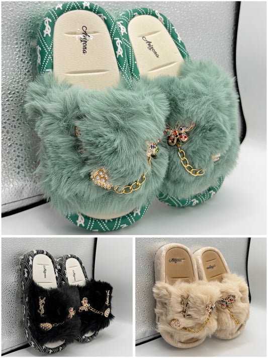 0                                                                        A FUR SLIPPER