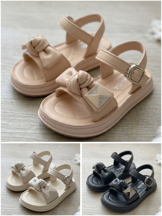 0                                                                                         A IMPORTED SANDAL