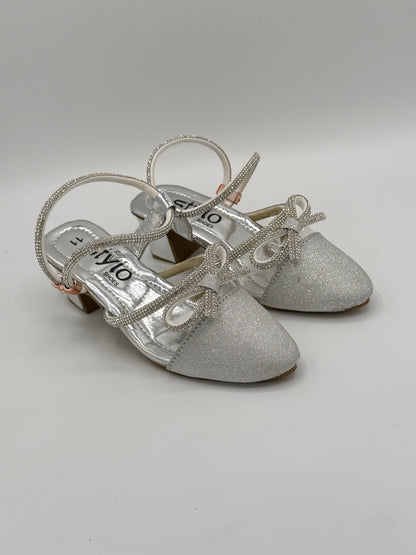 0                       A NEW STYLISH PUMPS