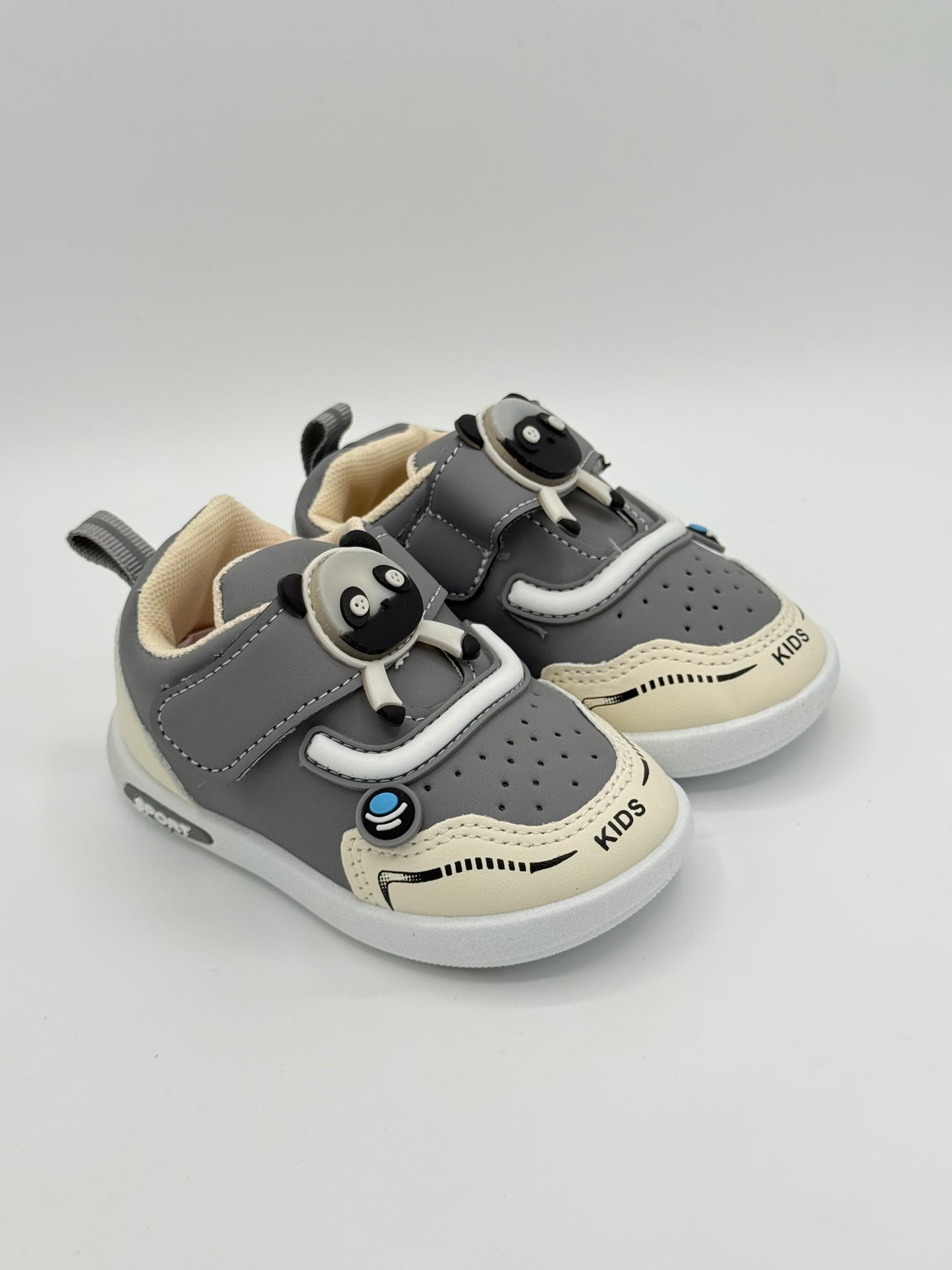 0                     A LED LIGHT SHOES