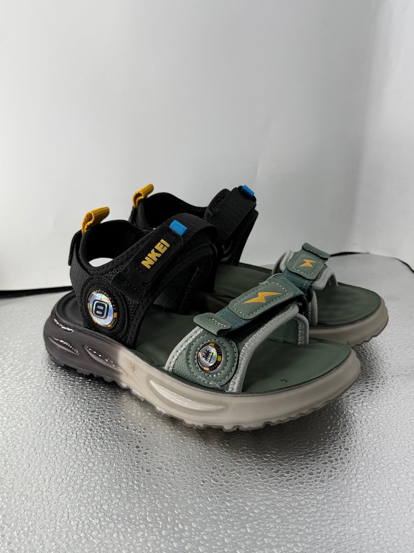 0                                                                                        A IMPORTED SANDAL