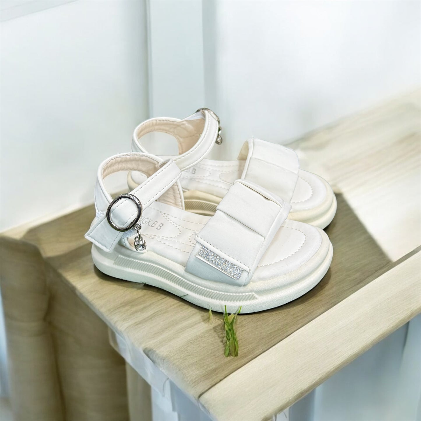 0         AIMPORTED SANDALS
