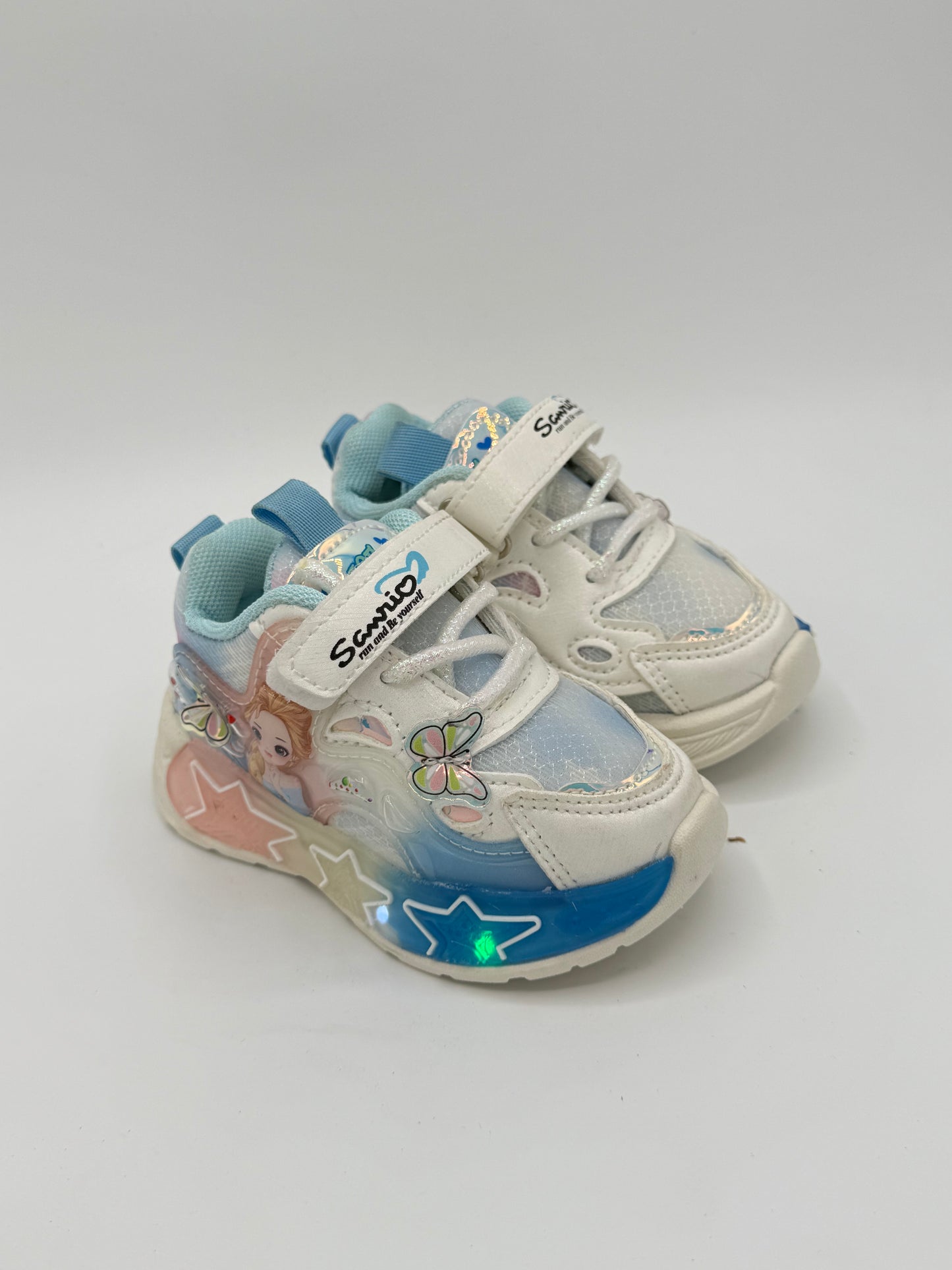 0                   A LED LIGHT SHOES