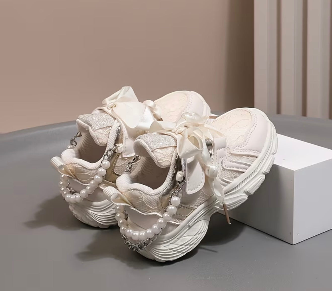 0                                                                                 A IMPORTED JOGGER