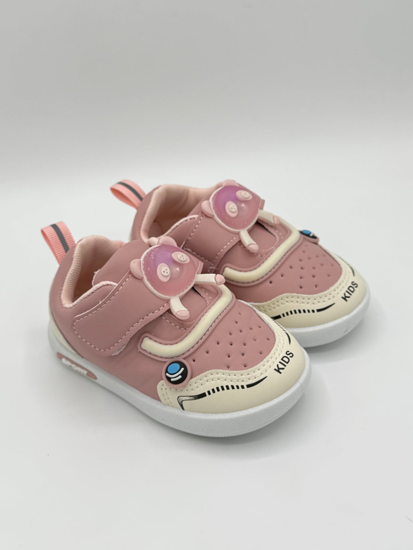 0                     A LED LIGHT SHOES