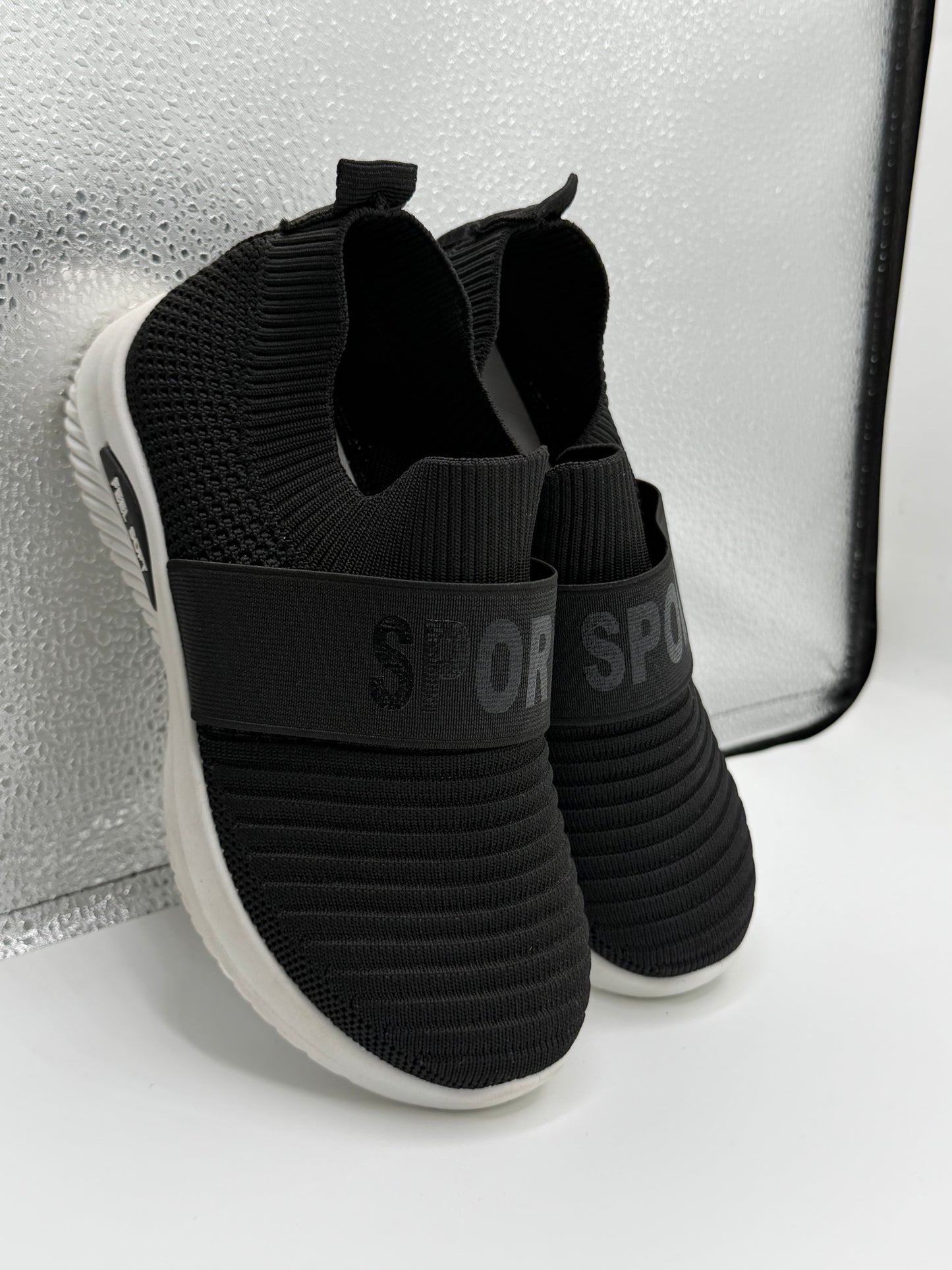 0                                                           A IMPORTED CANVAS
